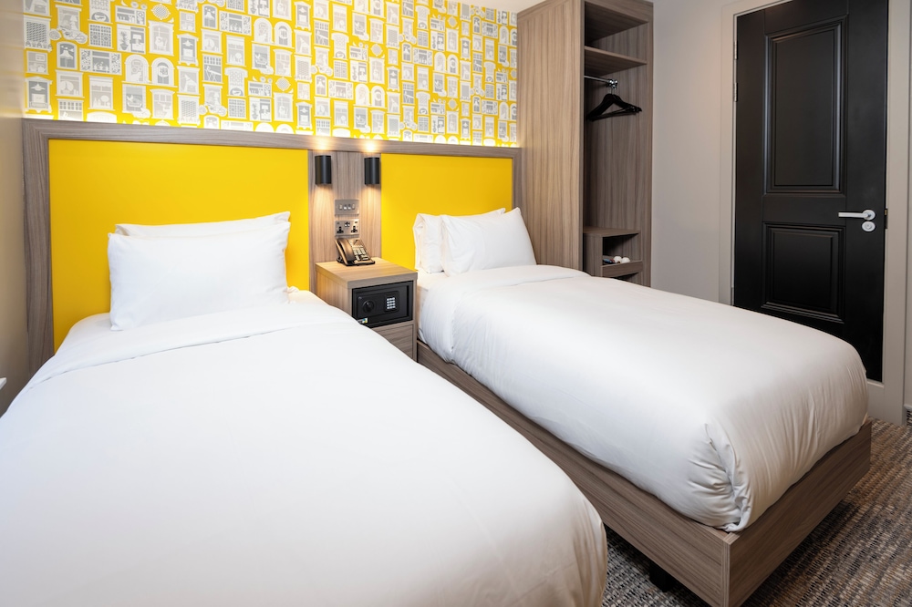 Brit Hotels Earls Court 18/54