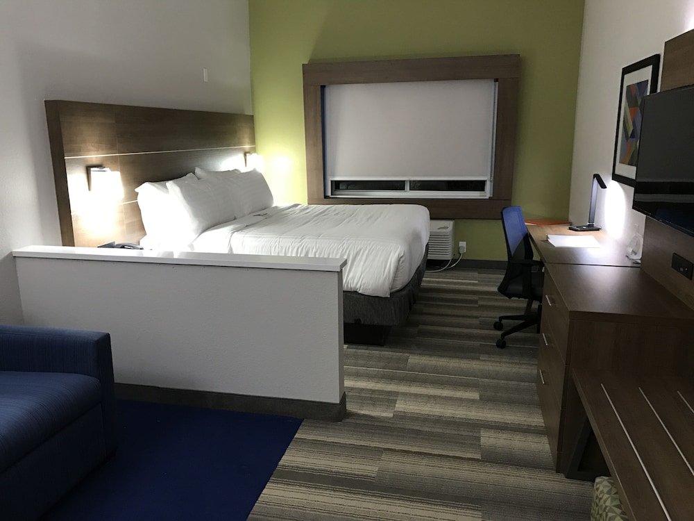 Holiday Inn Express Naples South I 75 28/67