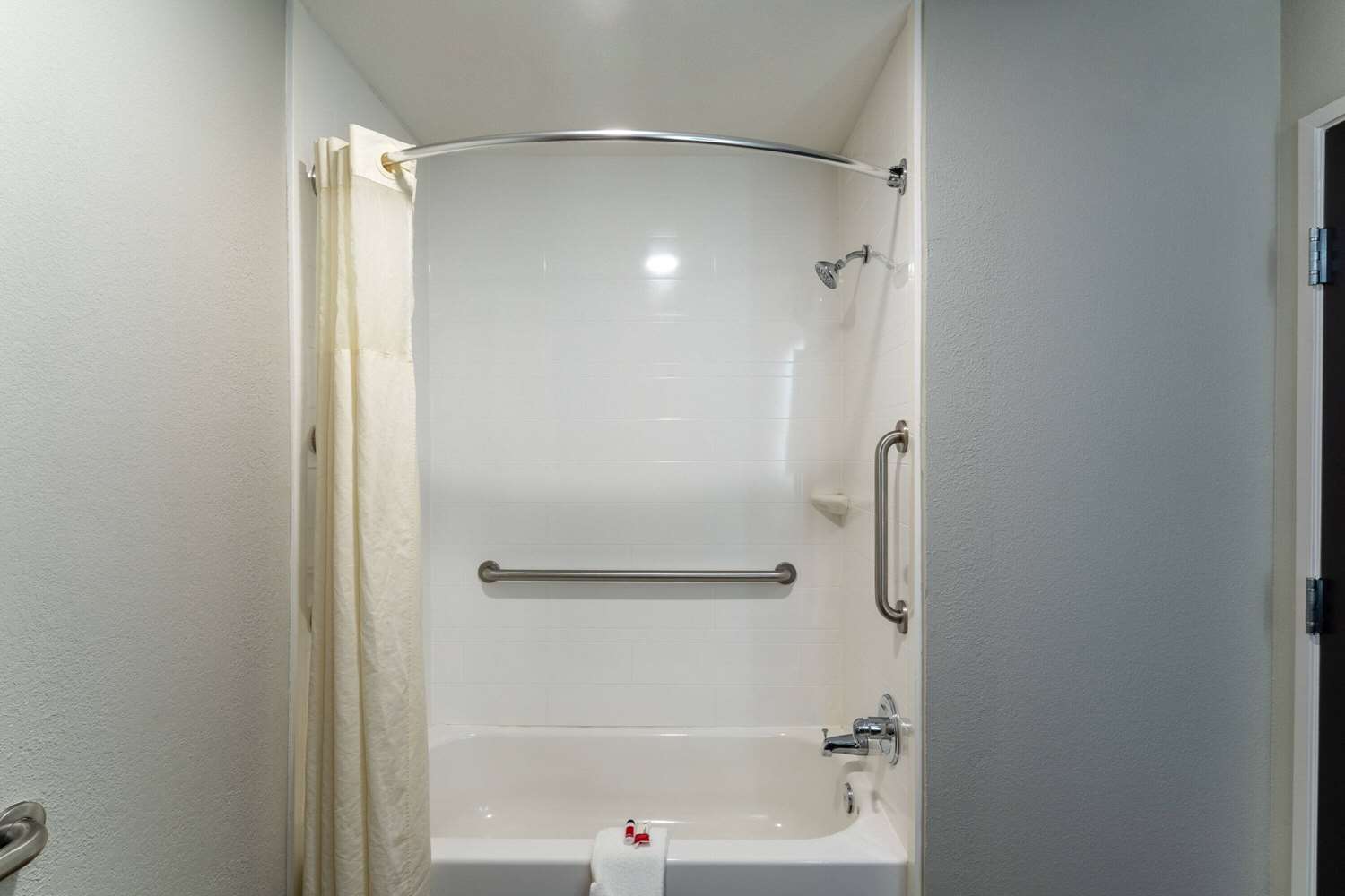 Microtel Inn And Suites Savannah Pooler 34/34