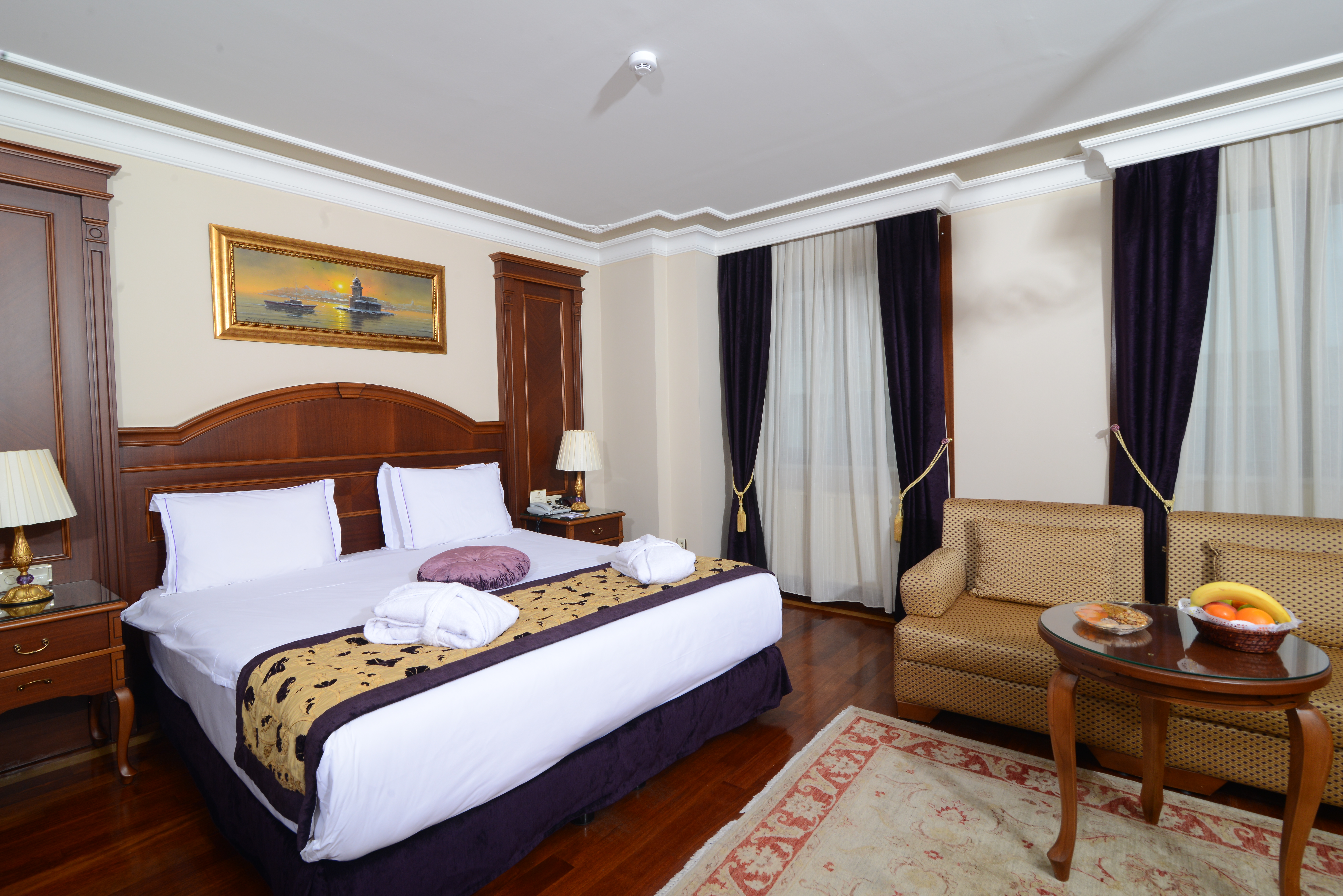 Executive, Suite