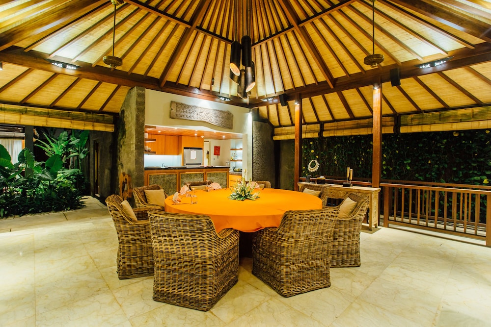 Anapuri Villas 8/50