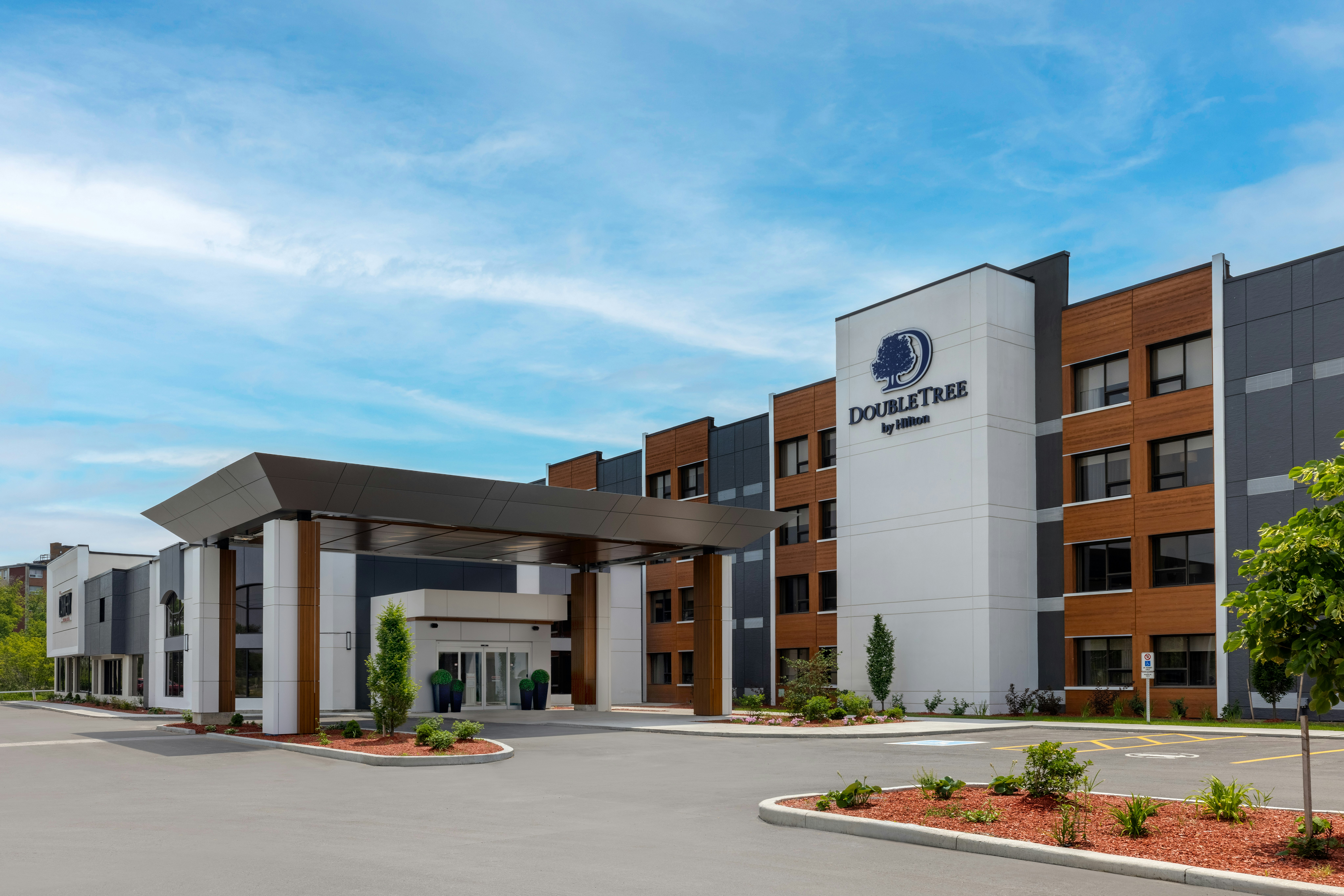 DoubleTree by Hilton Kingston 67/67