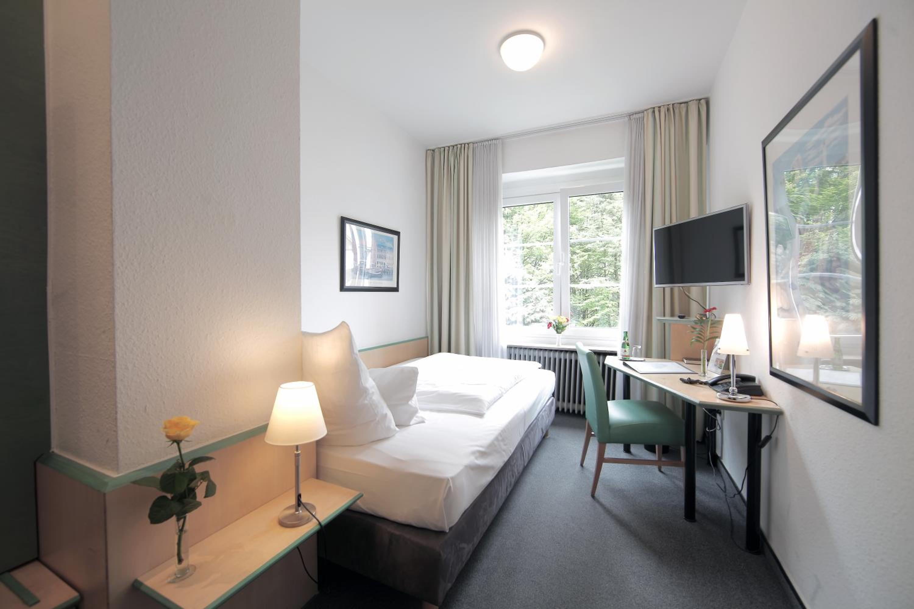 Room, Single