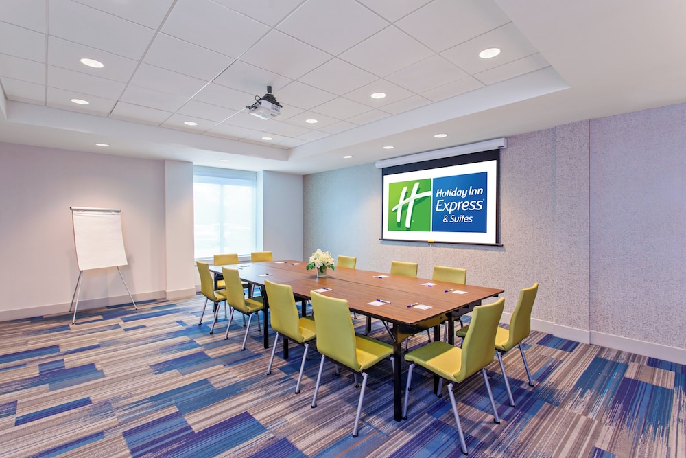 Holiday Inn Express & Suites Houston S Medical Ctr Area 45/50