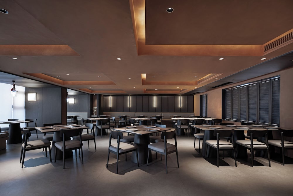 CNHOL RADIENT HOTEL (Shenzhen International Convention and Exhibition Center Branch) 37/42