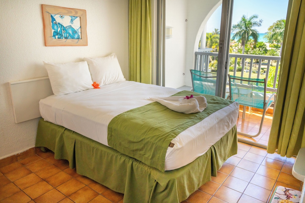 SuperSaver Room