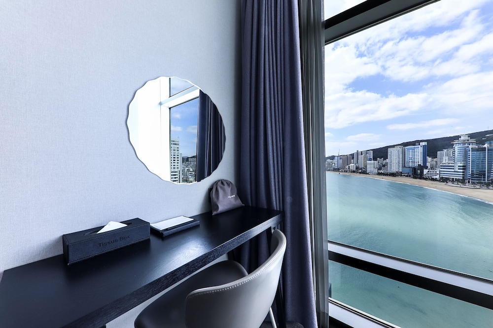 The Point Hotel 2/70