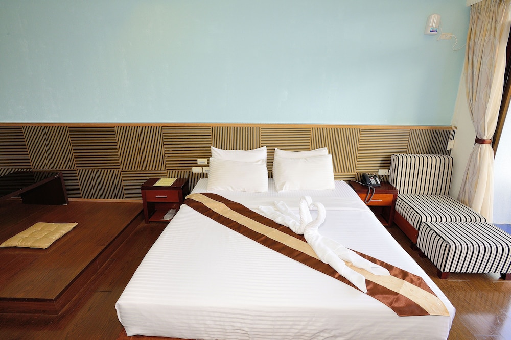 Airai Water Paradise Hotel And Spa 16/56