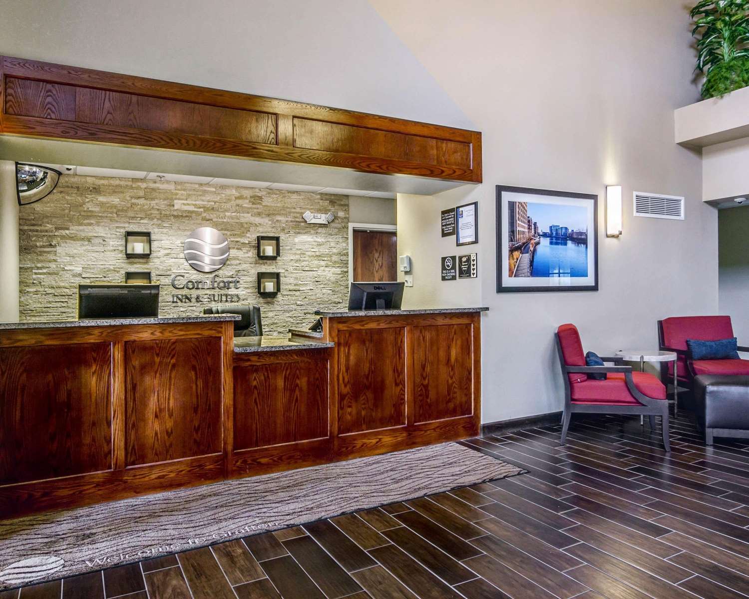 Comfort Inn and Suites Grafton Cedarburg 3/18