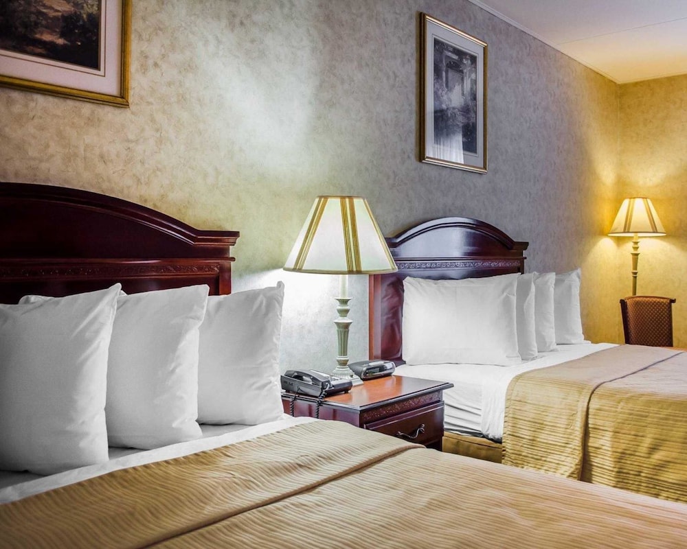 Quality Inn Enola - Harrisburg 15/60