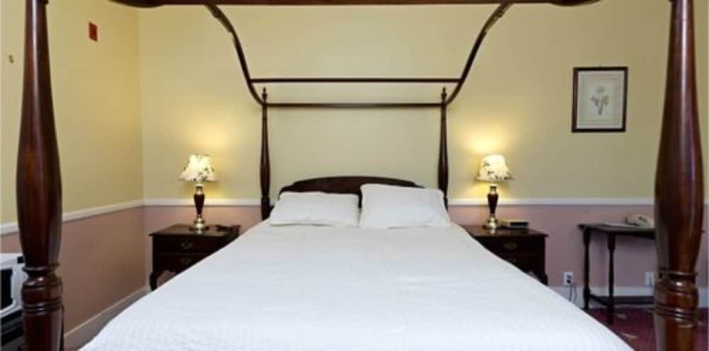 Union Hotel 6/50