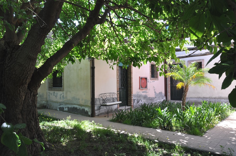 Antico Borgo 39/50