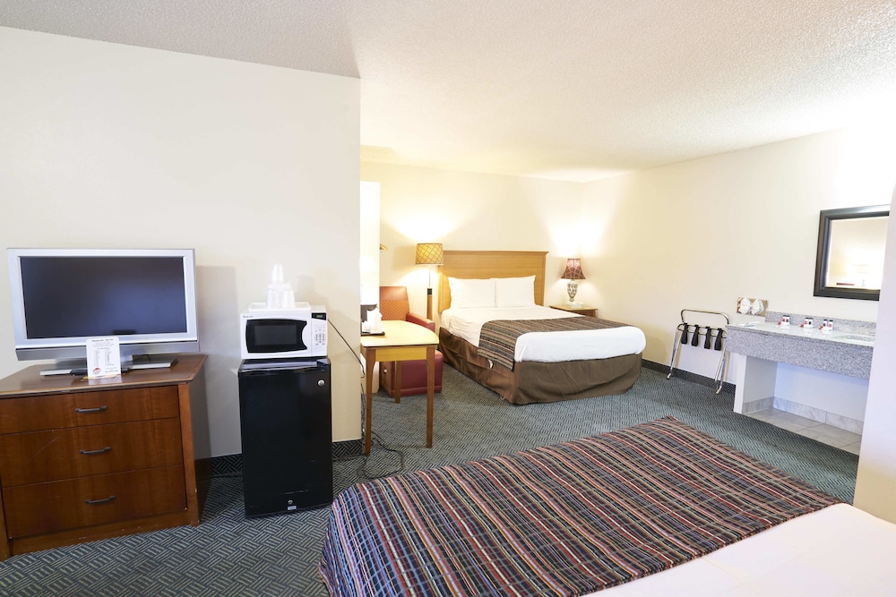 Skyway Inn SeaTac 32/58