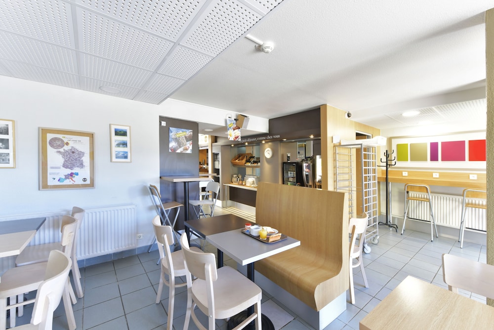 B&B Hotel Clermont Ferrand Le Brezet Aeroport 15/28