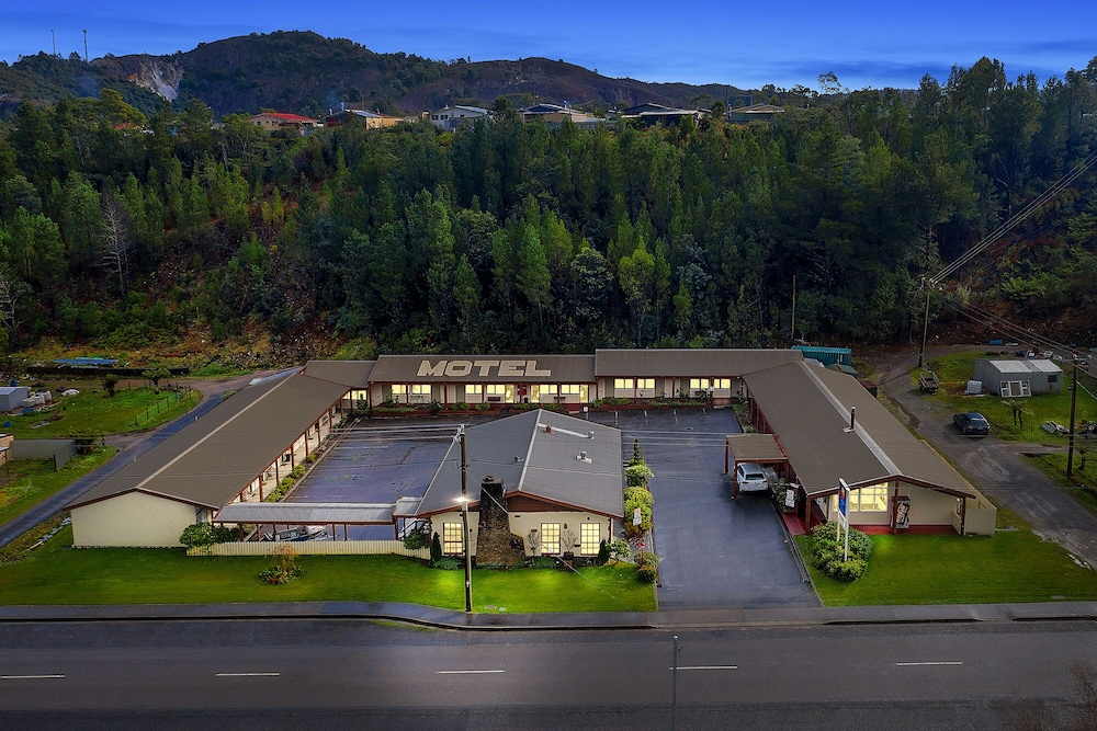 Gold Rush Inn 2/40