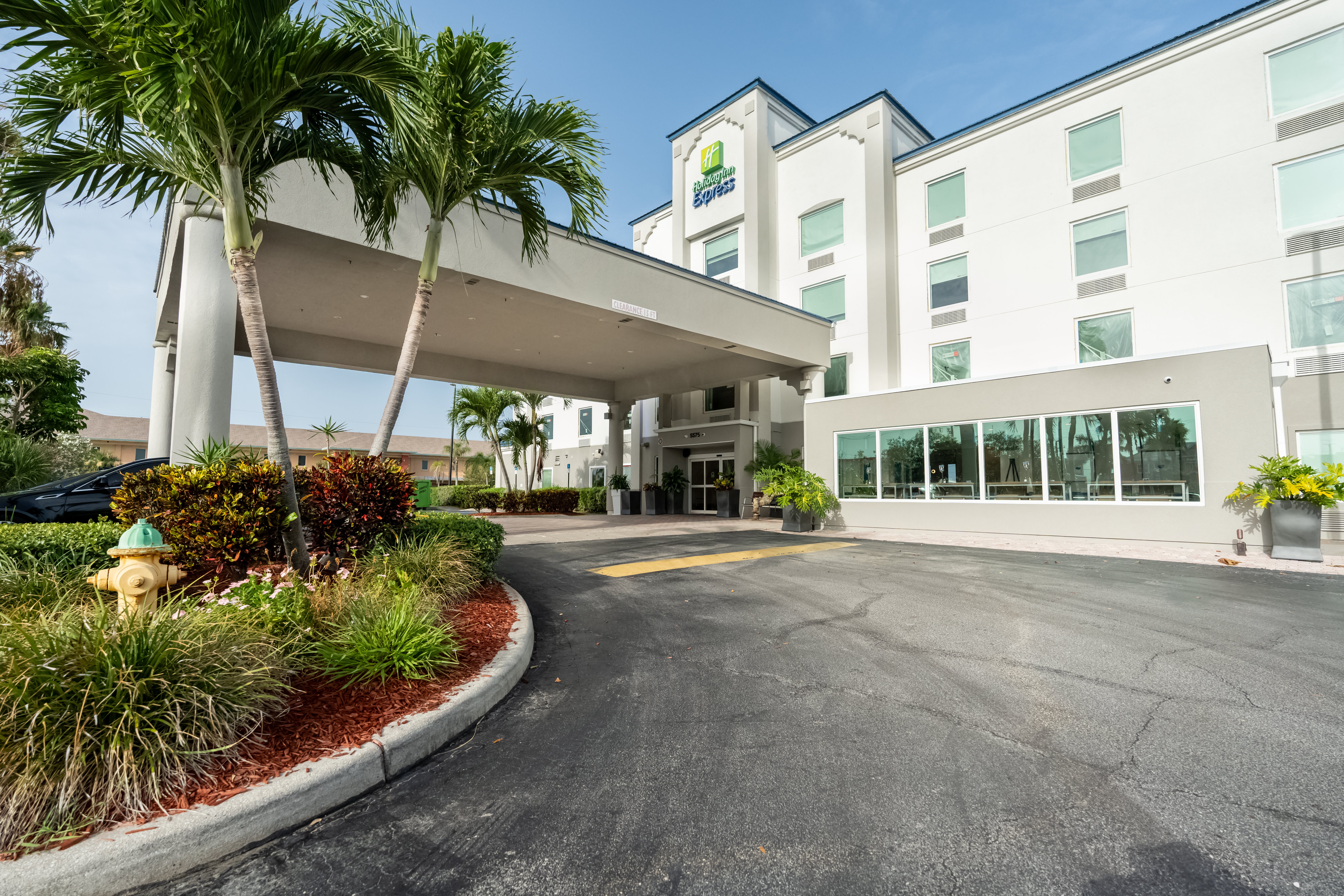 Holiday Inn Express Hotels Suites Cocoa Beach 63/71