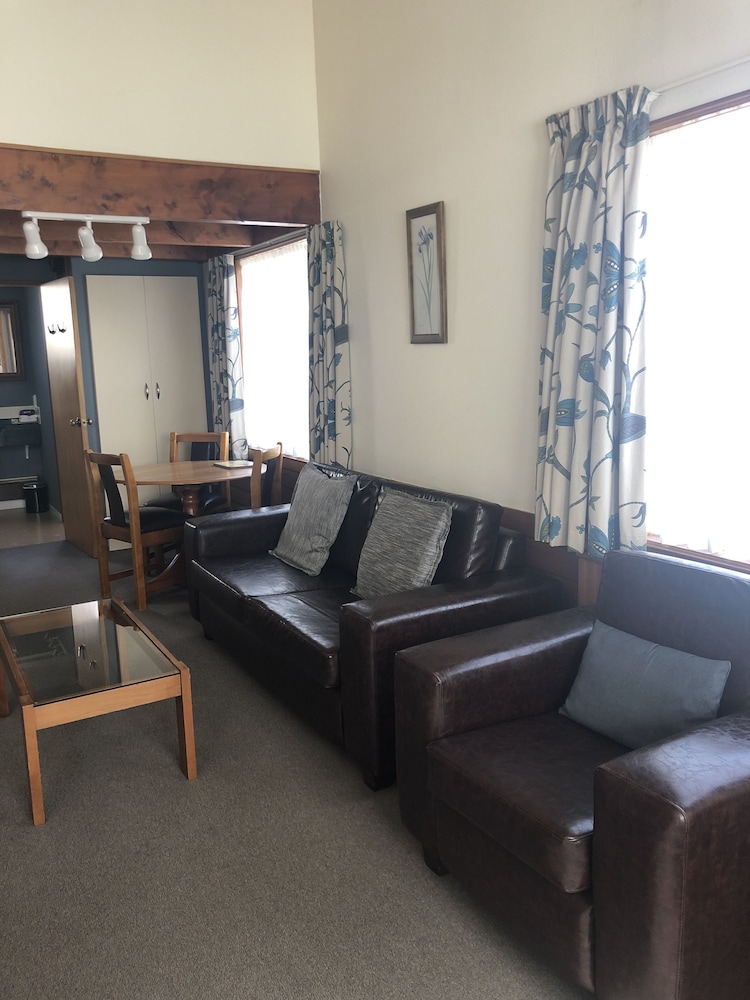 Balmoral Lodge Motel 35/59
