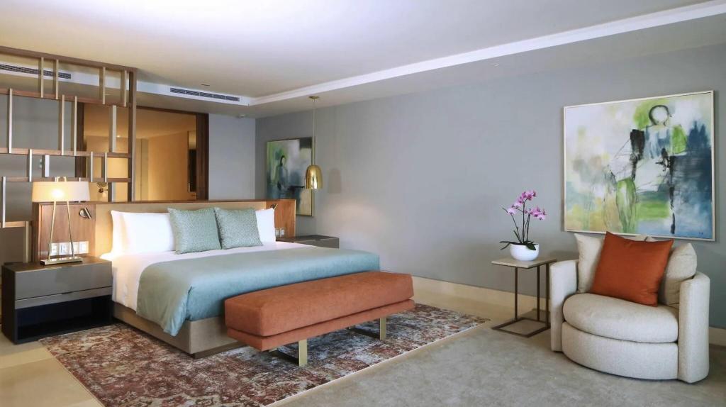 Governor, Suite