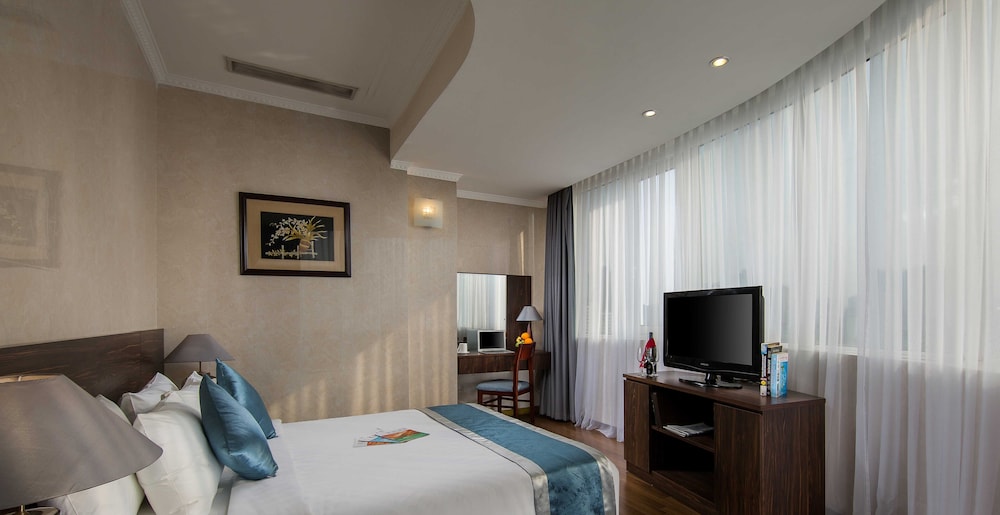 Danly Hotel 10/52