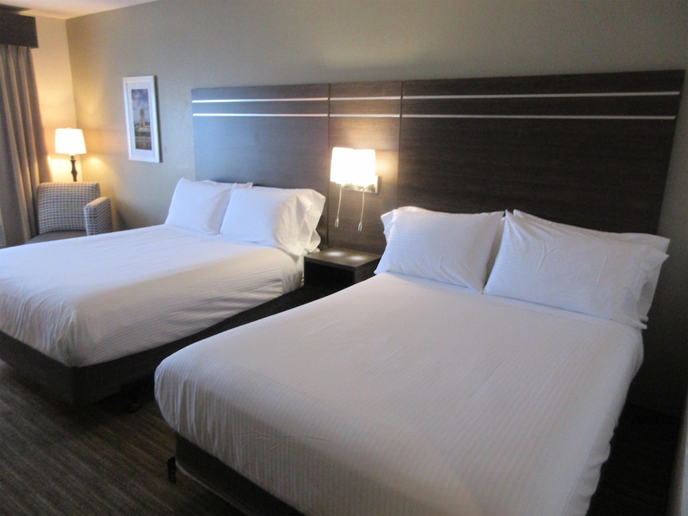 Best Western Champions Forest Inn and Suites 21/61