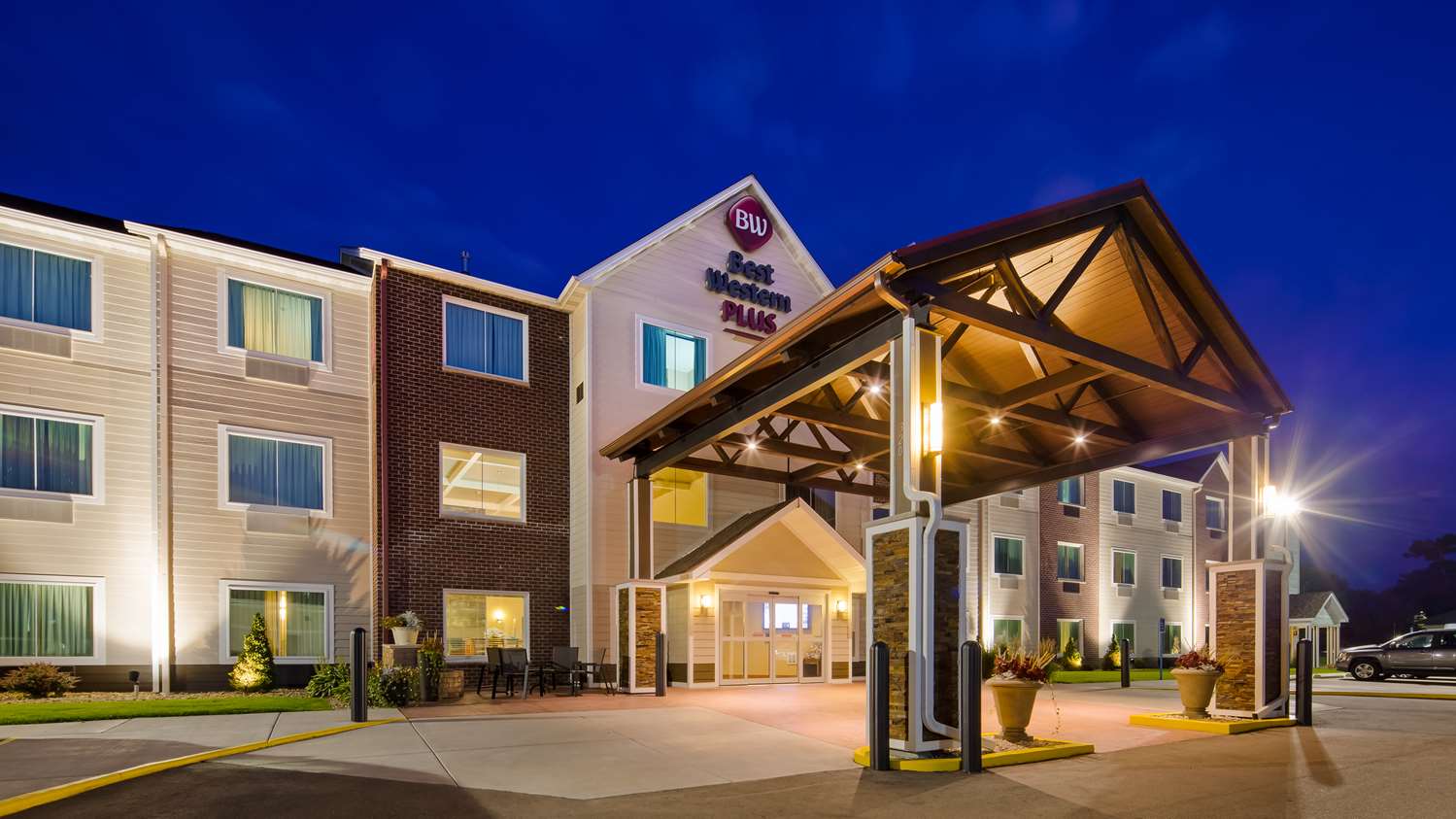 Best Western Plus Menomonie Inn & Suites 39/39