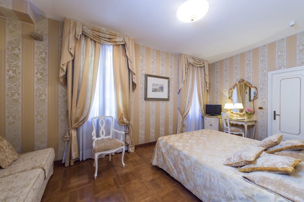Hotel Savoia e Jolanda, WorldHotels Elite 8/66