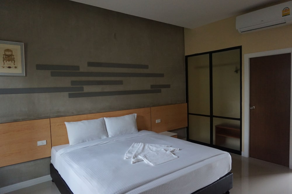 Mila Garden Hotel 11/34
