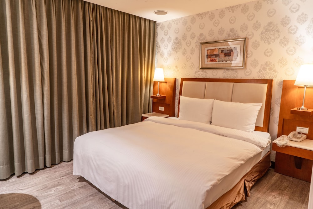 DELUXE, DOUBLE BED