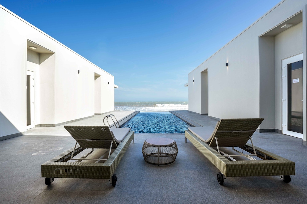 Oceanami Villas And Beach Club 37/67