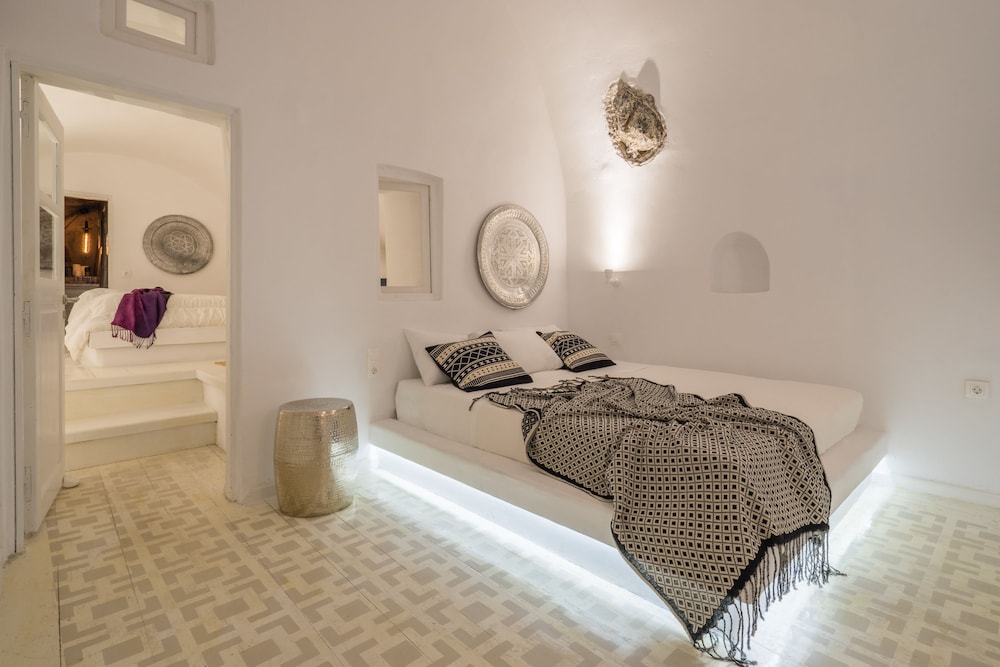 Canvas Suites 26/50