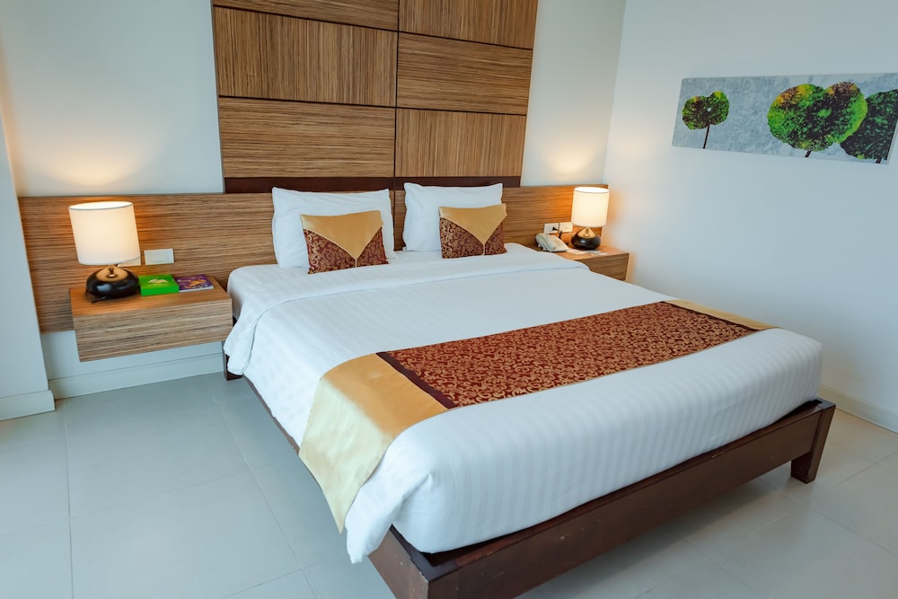 DELUXE, DOUBLE BED