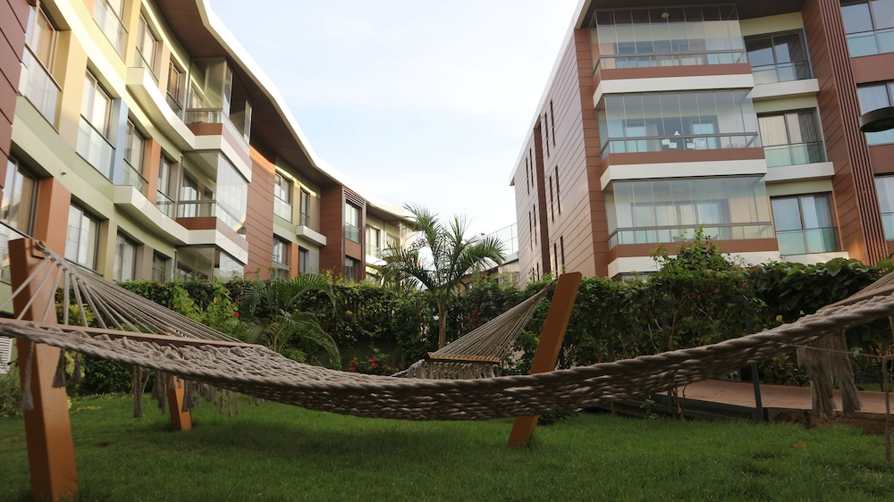Accra Luxury Apartments Cantonments (Ex A-Lux Apartments) 78/80