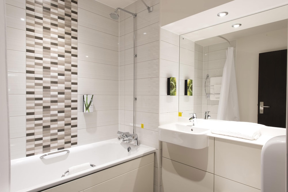 Premier Inn Wadebridge Hotel 39/40