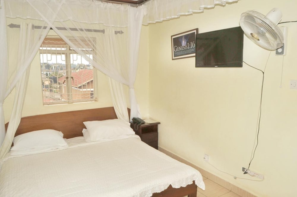 New Scroll Inn Hotel 9/50