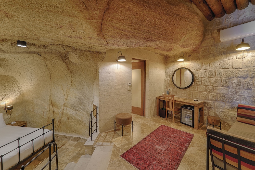 Solem Cave Suites 41/56