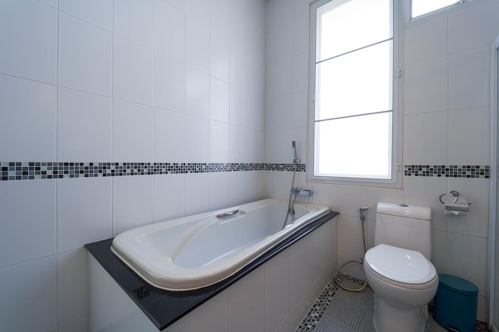 Hua Hin Pool Villa With 4 Bedrooms L27 50/50