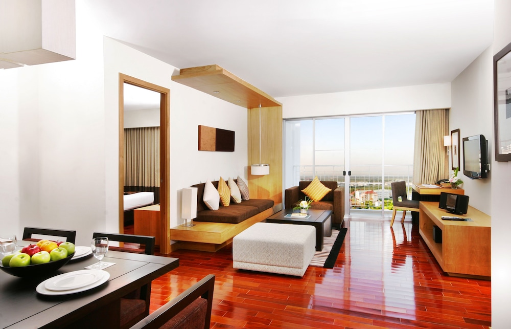 Kantary Hotel 65/76
