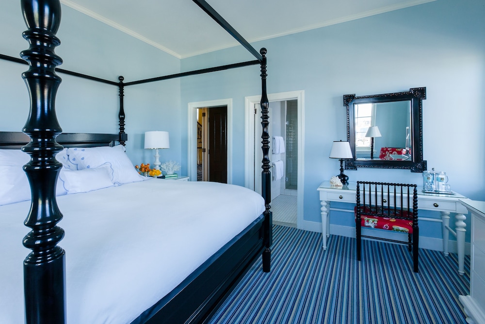 Room, King Bed, Side Ocean View, Balcony