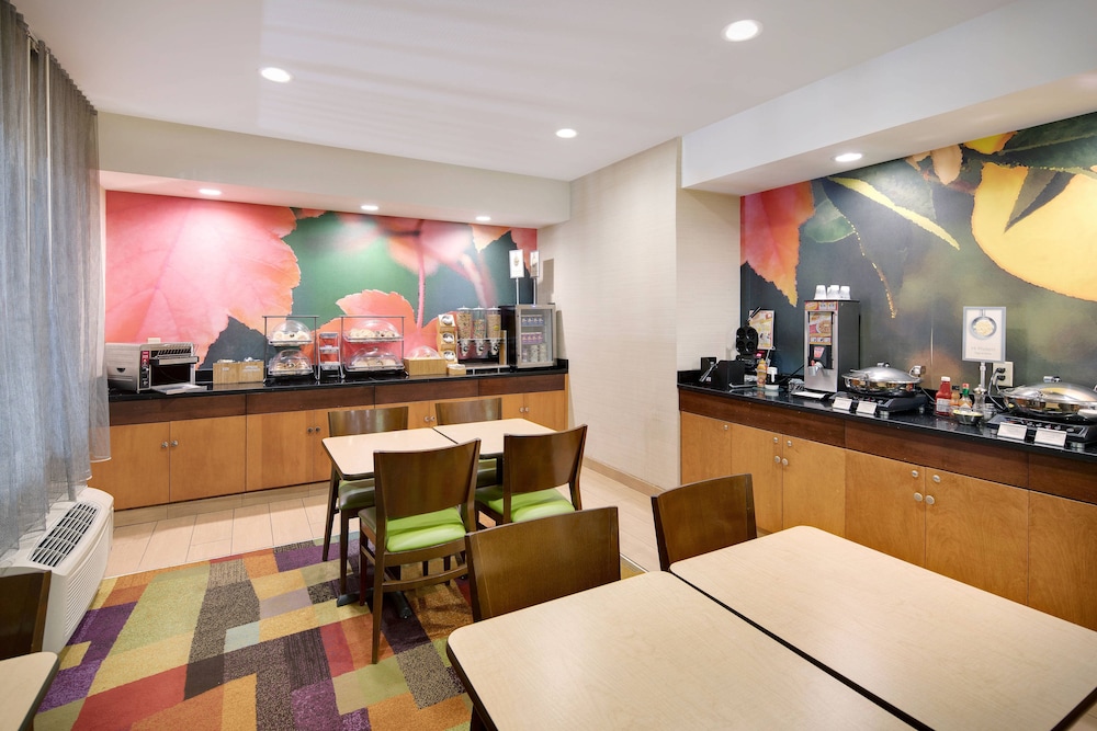 Lobby at Fairfield Inn And Suites By Marriott Indianapolis Airport, INDIANAPOLIS - IN
