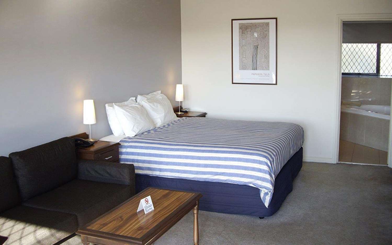 Room, Queen Bed, Jetted Tub