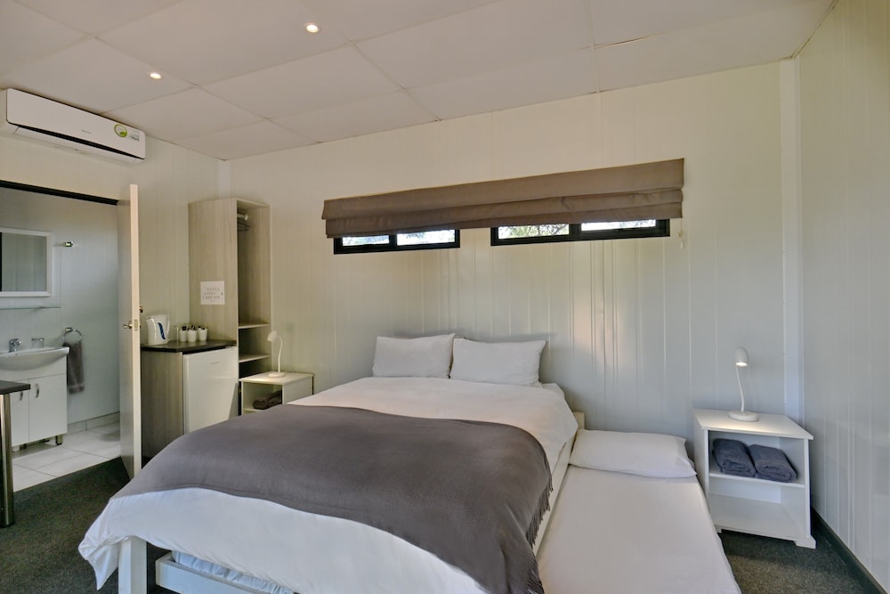 Family, 2 Trundle Beds, Queen Bed