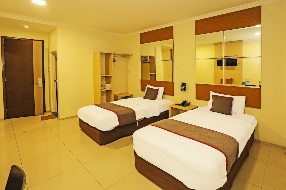 Super OYO Townhouse OAK Hotel Fiducia Serpong 30/44
