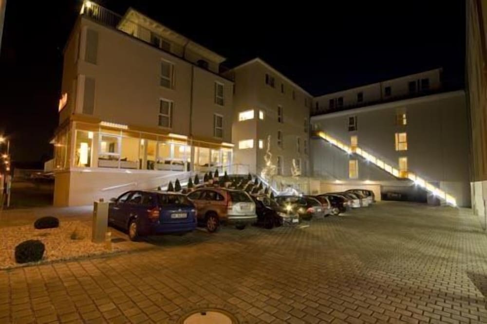 Hotel Aviva 52/58