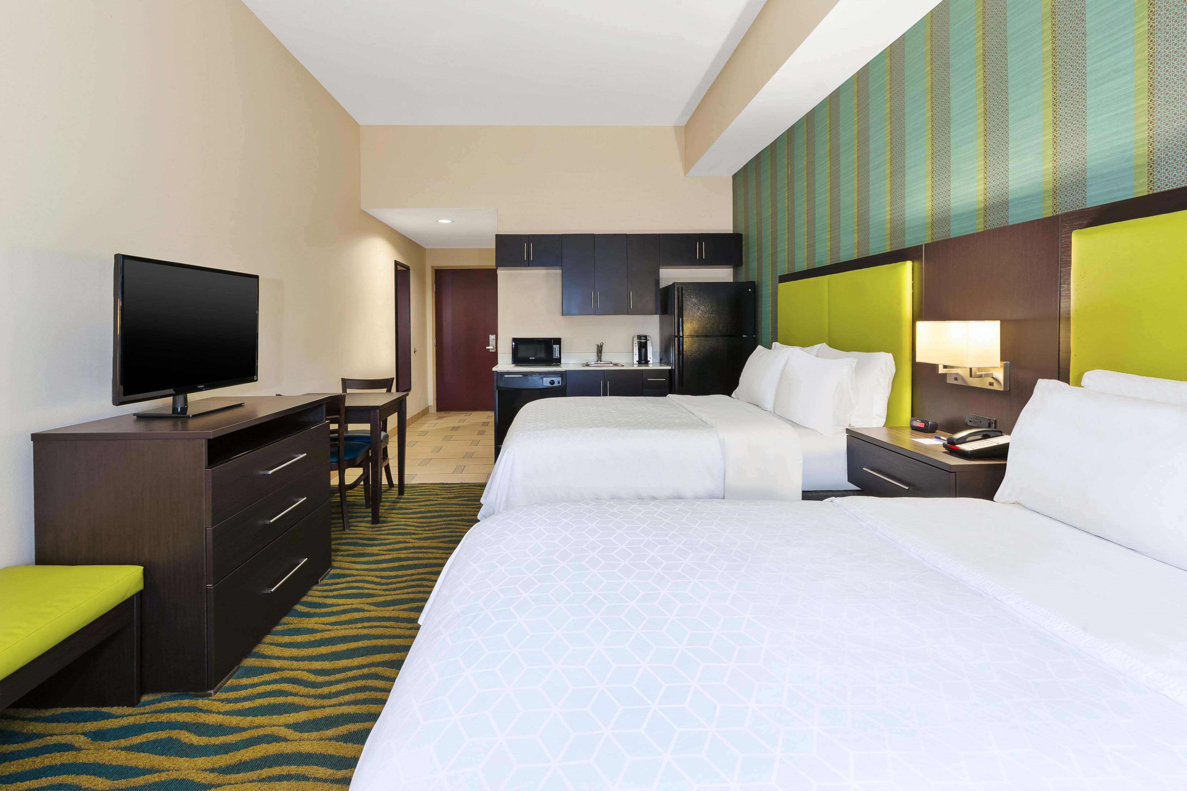Room, 2 Queen Beds, Holiday Inn Express Suites Southport Oak Island Area 4/7