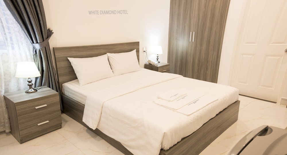 White Diamond Hotel - Airport 13/50