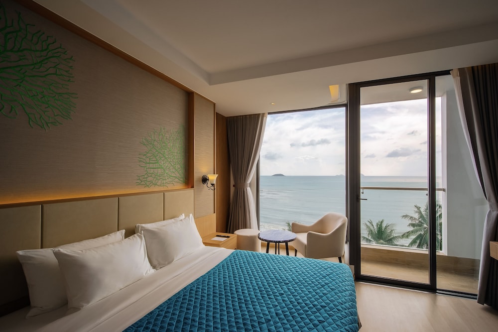 Navada Beach Hotel 10/74