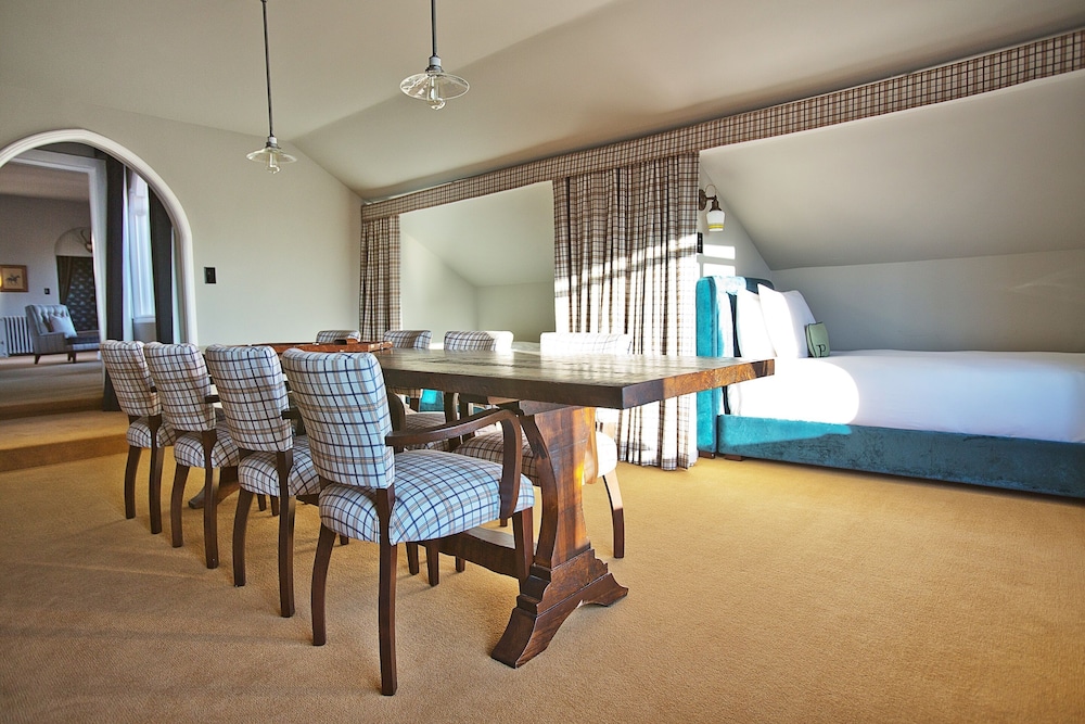 Palihouse Santa Monica 54/63