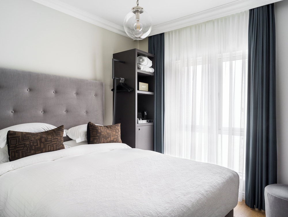 ROOM, SINGLE, SMALL