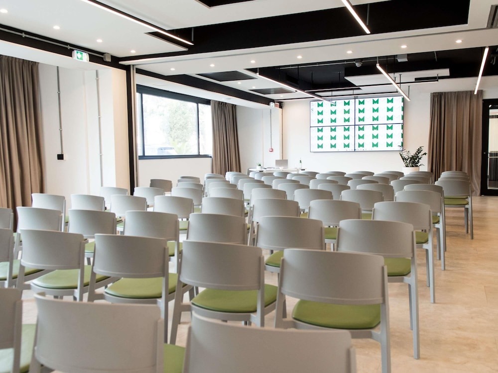 Mercure Roma Cinecitta 57/66