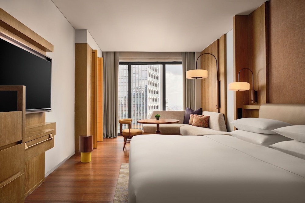 Andaz Singapore 10/69